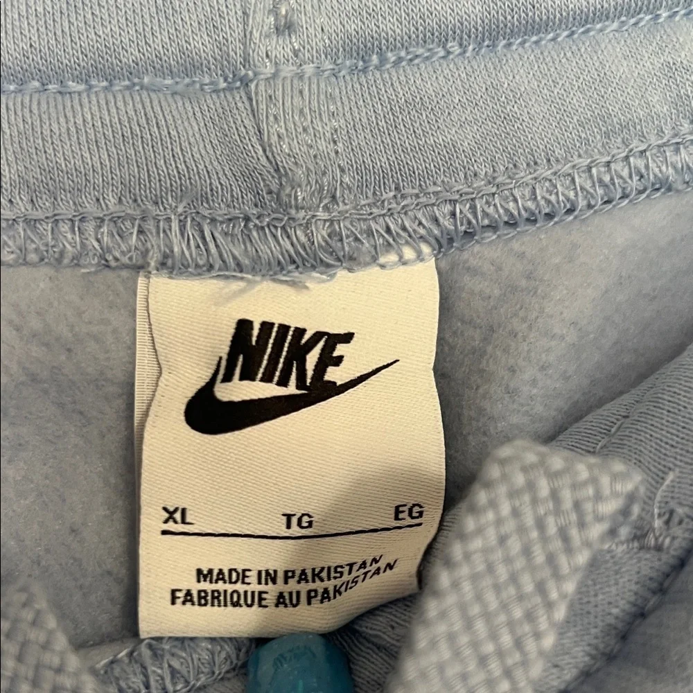 Nike Taper Fit Sweatpants - Picture 2 of 8